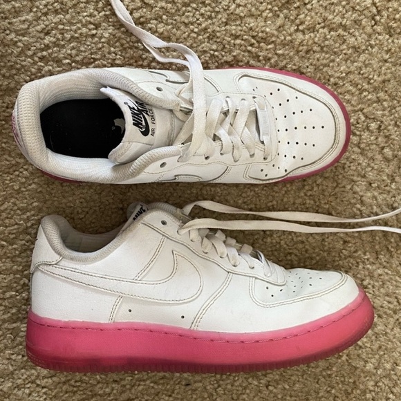 Nike Women’s Air Force 1 Pink Sole Size 7.5 - Picture 2 of 5
